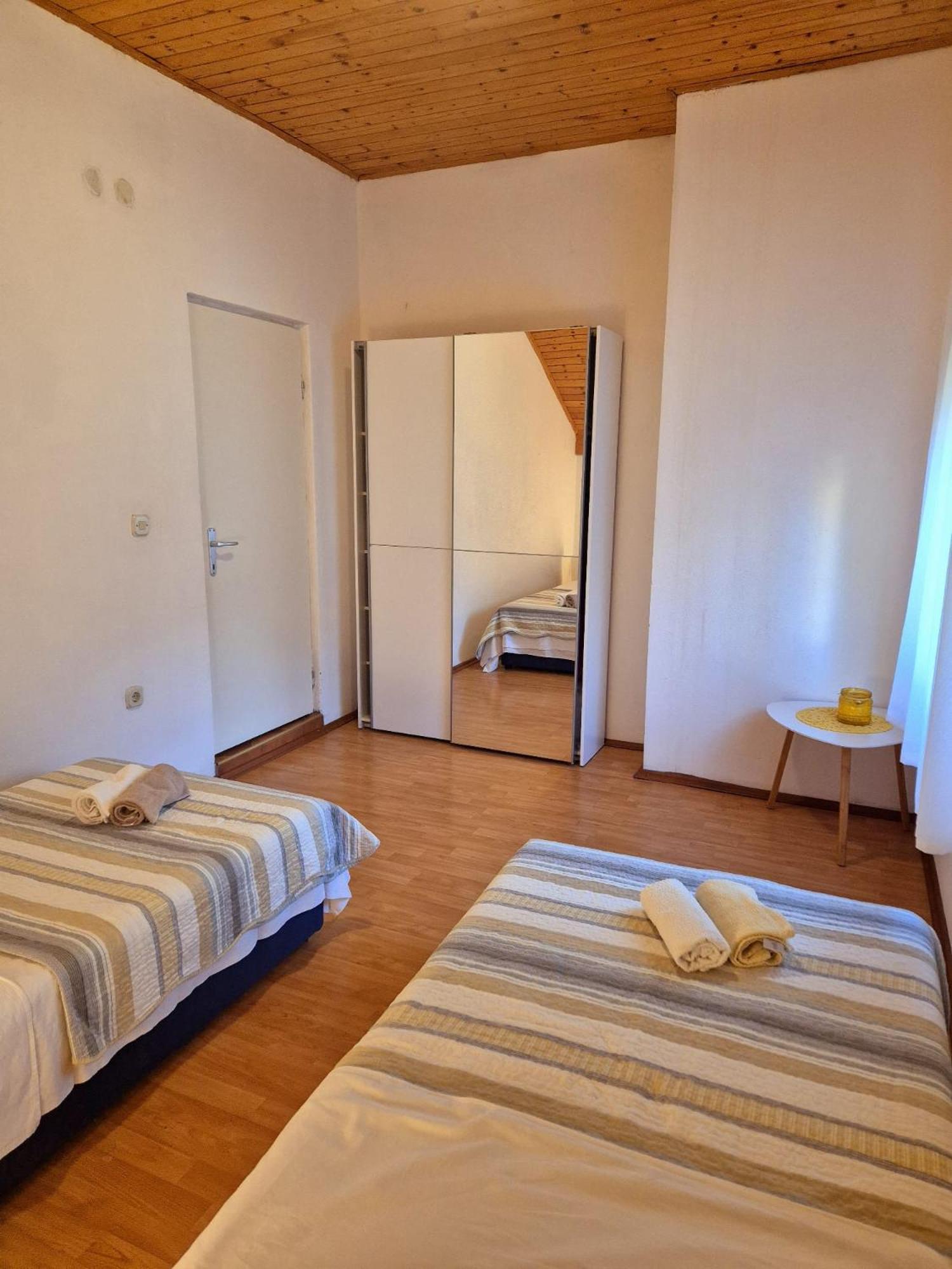 Apartments Bele Maslenica Exterior photo